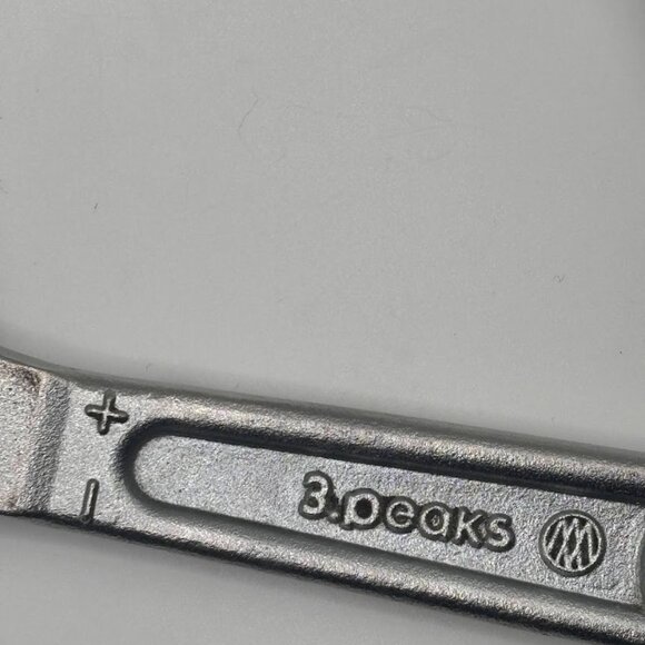 3.Peaks Three Peaks Adjustable Oil Filter Wrench KW-200 Made in Japan - Picture 2 of 5